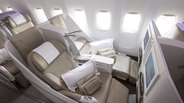 10 Longest Business Class Flights: Saudia Business Class Flight Jeddah - Los Angeles. SkyLux - Discounted Business and First Class Flights
