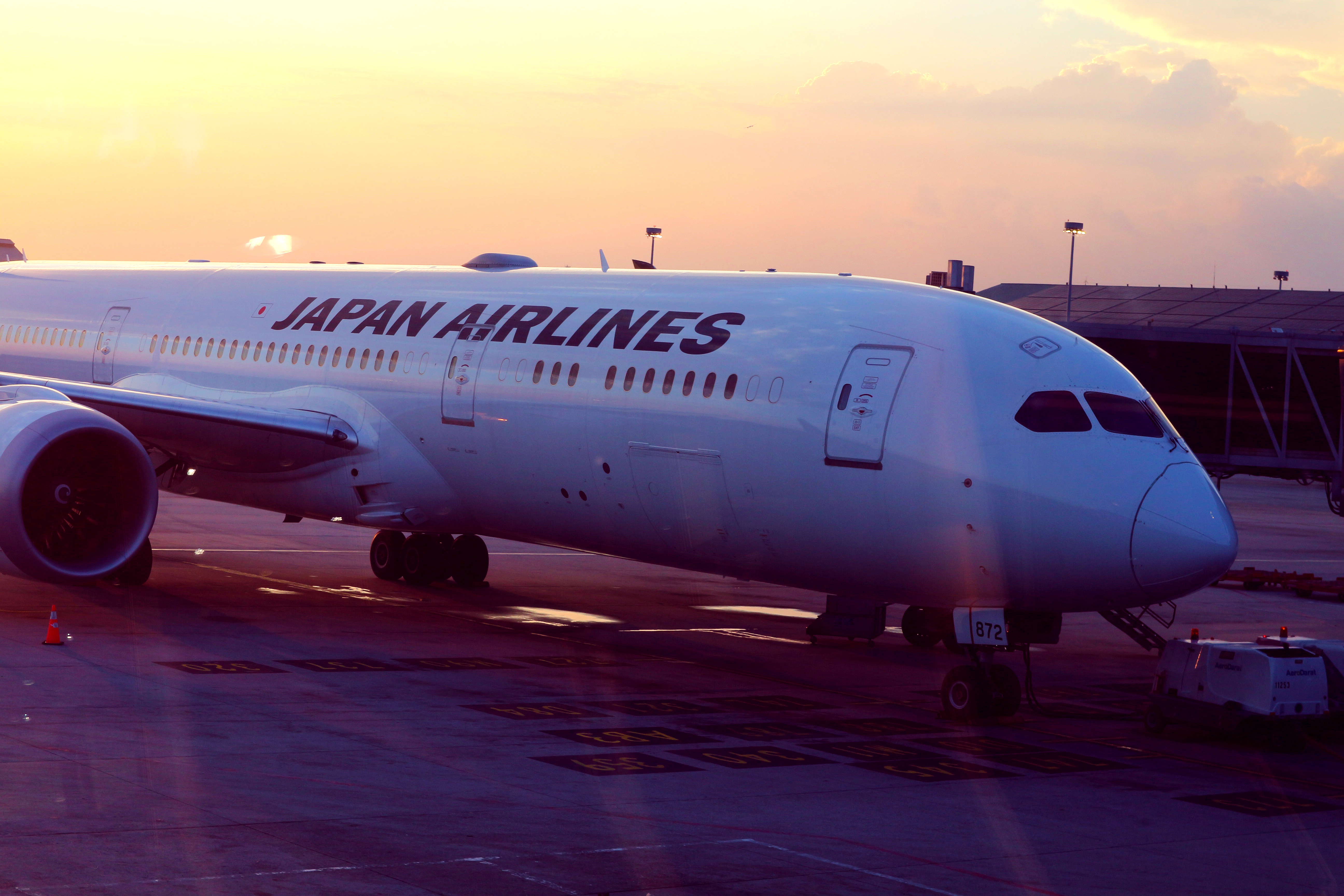 Japan business class to Tokyo, flights to TokyoJapan Airlines business class flights