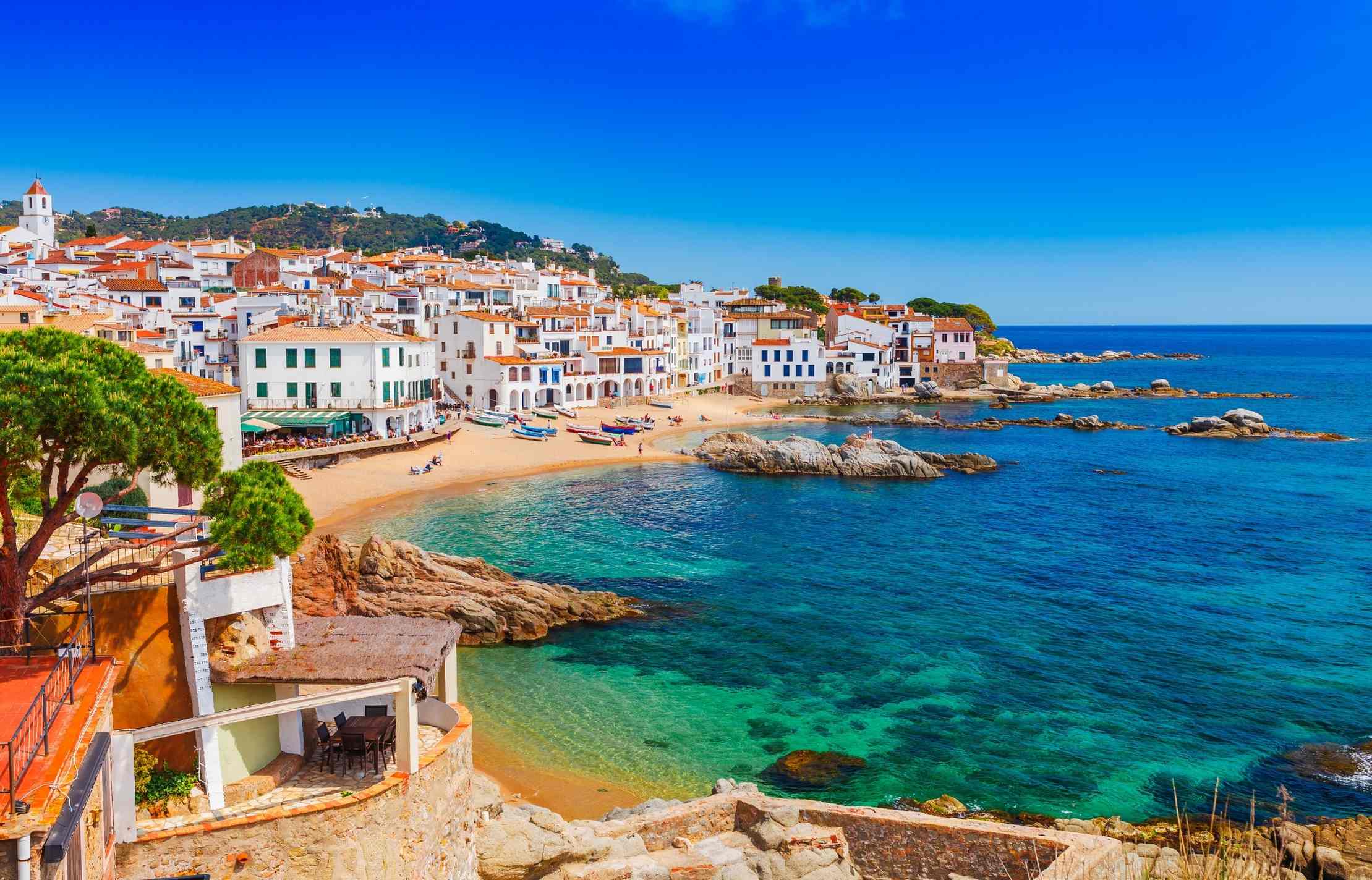 Business Class Flights to Spain: Enjoy Catalonia, Madrid, Seville
