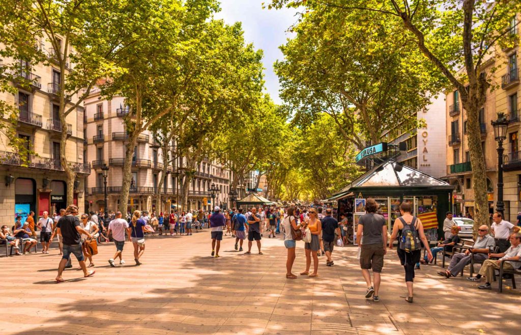 Business class flights to Barcelona to enjoy Las Ramblas